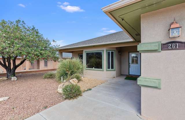 3 Bedroom, 3 Bath Home near Golf Course Gallery 3