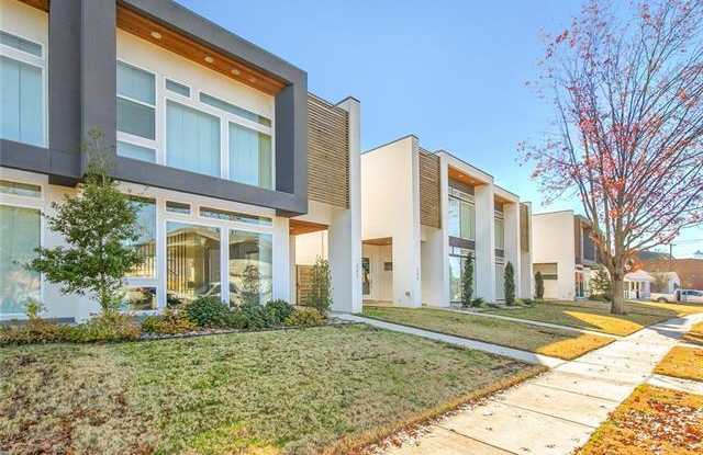 207 Adrian Drive Gallery 2