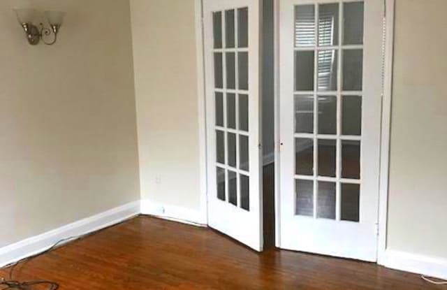 4211 HAMILTON AVENUE Gallery 2