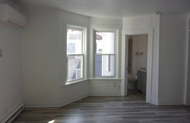 33 Chestnut Street Gallery 2