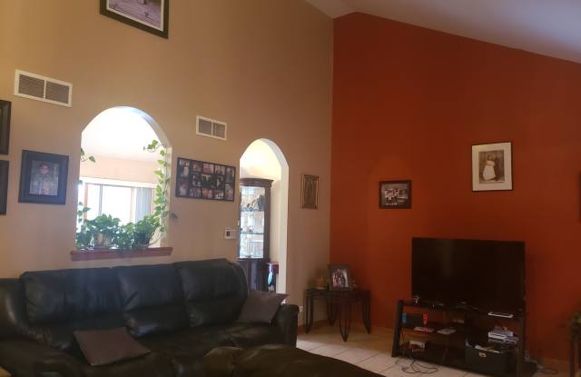 163 South Neltnor Boulevard Gallery 3
