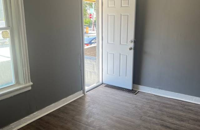 Spacious 3-Bedroom Home with Comfortable Living & Dining Areas Gallery 3
