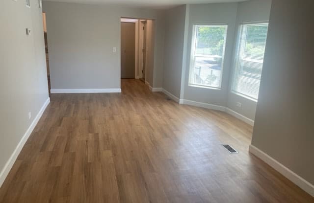 4422 South Emerald Avenue - 1W - 4422 South Emerald Avenue, Chicago, IL 60609