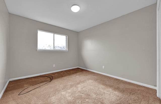 Westbury 1 bedroom 1 bath (downstairs) Gallery 4