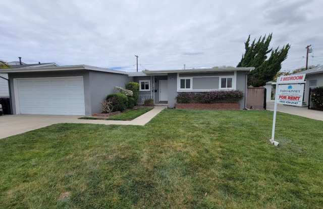 TURNKEY-RENT READY SPACIOUS 2BD/2BA HOME, 2-CAR GARAGE WITH AN AUTOMATIC ROLL-UP DOOR, LARGE COVERED PATIO, AND A FRONT AND BACK YARD!! WALK-IN CLOSET IN THE MASTER BEDROOM AND A LOT OF KITCHEN STORAGE +NEW FULL HVAC!! photos photos