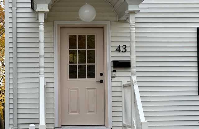 43 Hoyt Street - 43 Hoyt Street, New Canaan, CT 06840