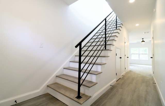 124 Independence Lane Gallery 2