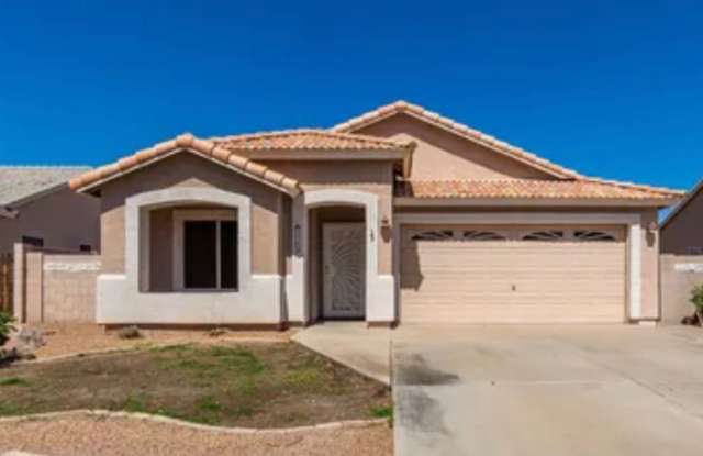 3 BEDROOM IN GILBERT WITH PRIVATE POOL Gallery 1