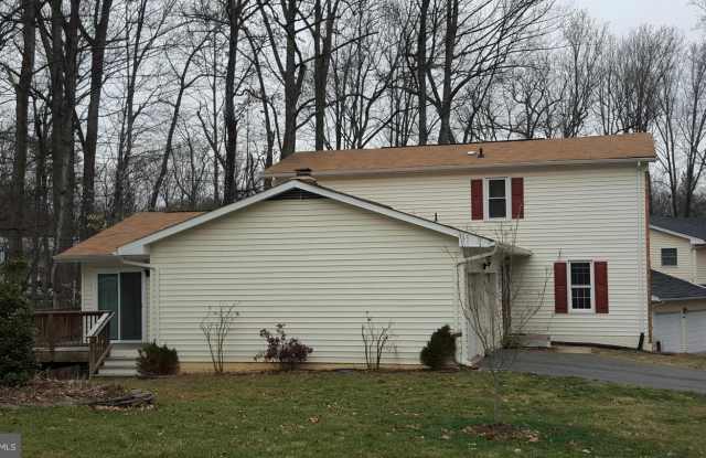 5902 HOLLOW OAK COURT Gallery 2