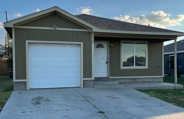 3bed 2bath 1car garage photos photos