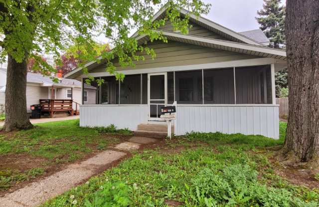 143 Wexford Street Southeast - 1 photos photos