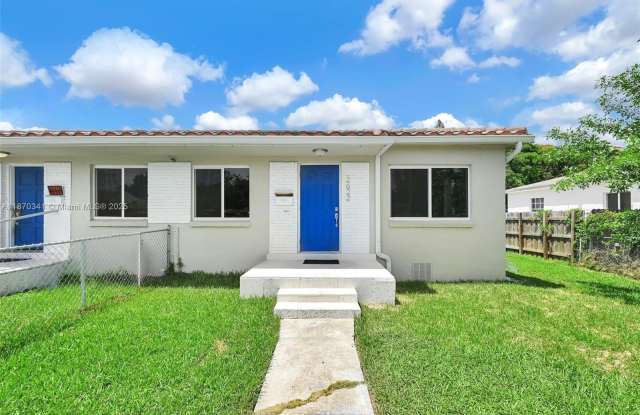 2622 SW 36th Ave photos photos