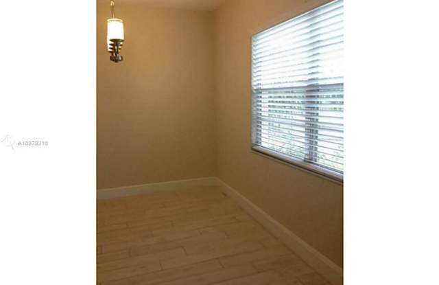 13255 SW 9th Ct Gallery 4