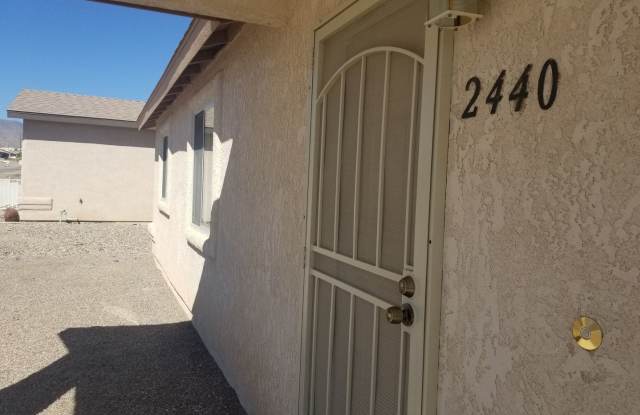 2440 Huntington Dr Gallery 2
