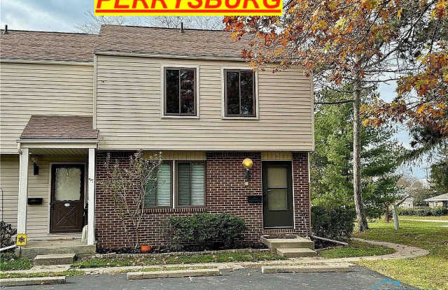 2 Meadowbrook Court - 2 Meadowbrook Court, Perrysburg, OH 43551