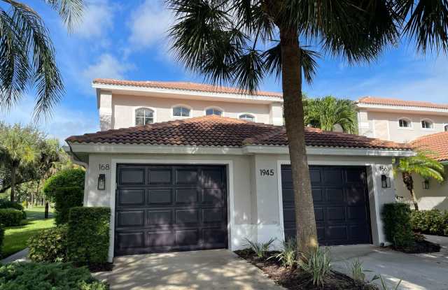 ANNUAL RENTAL - HERITAGE GREENS - 2 BR + DEN /2 BATH! GOLF COURSE VIEWS!! - 1945 Crestview Way, Collier County, FL 34119