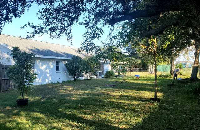 2704 36th Avenue Terrace East Gallery 3