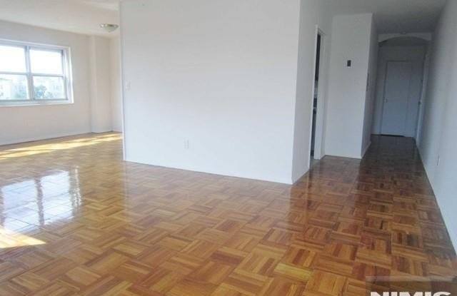 Riverview Towers Gallery 1