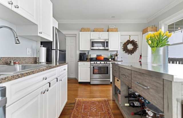 722 East 2nd St. photos photos