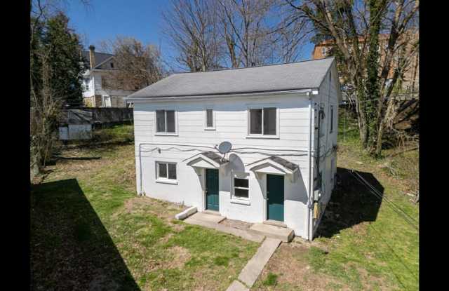 109 1/2 Fairlawn Avenue photos photos