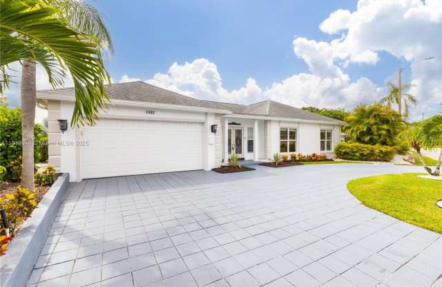 4902 N Travelers Palm Ln photos photos