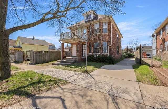 1409 Green photos photos