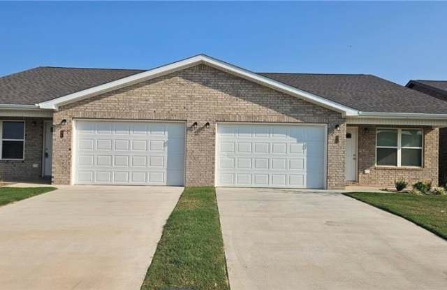 620 69th  AVE - 620 Northwest 69th Avenue, Highfill, AR 72713