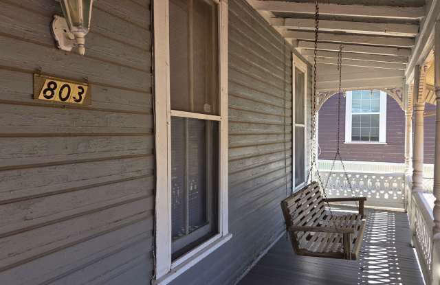 Denver Heights 2 Bedroom Home Gallery 3