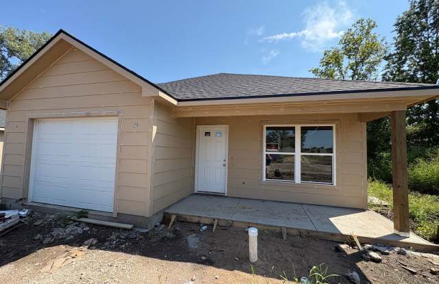 Newly Build 3 bedroom 2 bathroom Home: Pre-leasing for Mid Sept. Move-in. photos photos