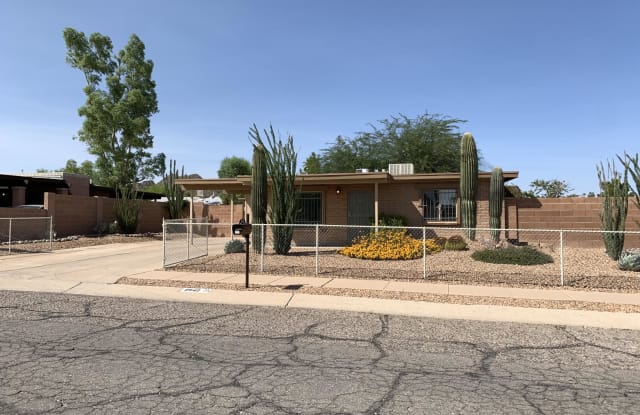 2942 W Camino Oro Blanco - 2942 West Camino Oro Blanco, Drexel Heights, AZ 85746