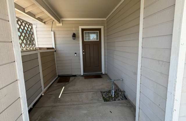 3 Bedroom / 2 Bathroom | Single-Family Home in South Sacramento Gallery 4