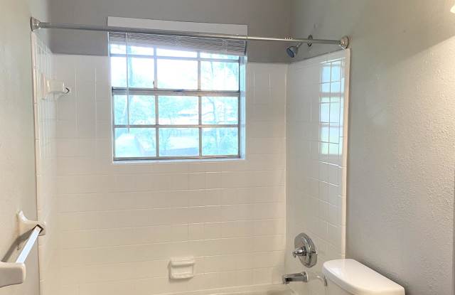 2044 High School Road, Hueytown, AL. 35023 - B photos photos