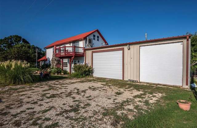 Furnished 3 Bed / 2 Bath Rental Near Lake Texoma – Utilities Included! photos photos