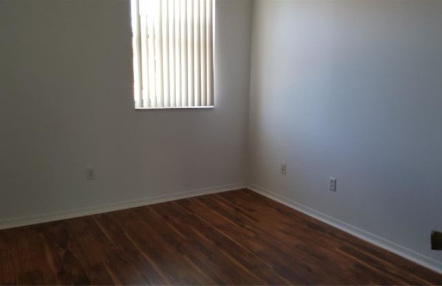 4961 Windward Way - 4961 Windward Way, Dania Beach, FL 33312