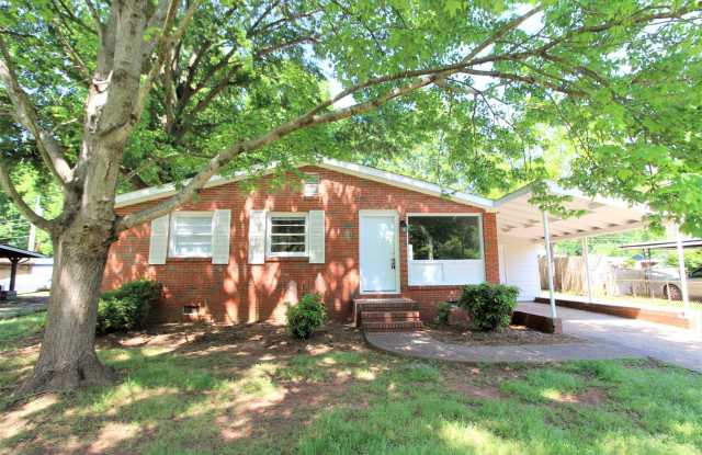 Fully Renovated 3-Bedroom Ranch in South Charlotte! photos photos