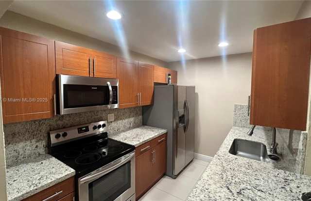 10377 N Kendall Dr photos photos