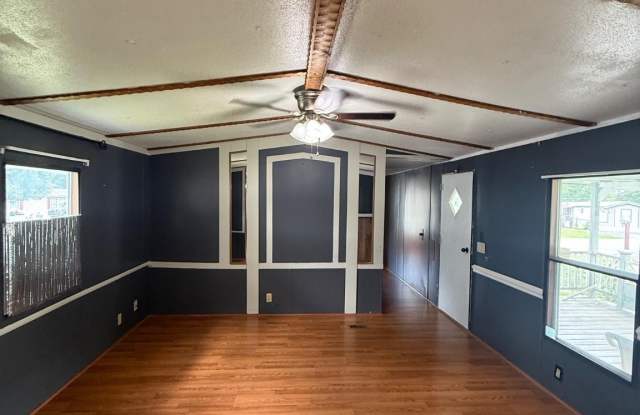 455 GANTT Drive Gallery 4