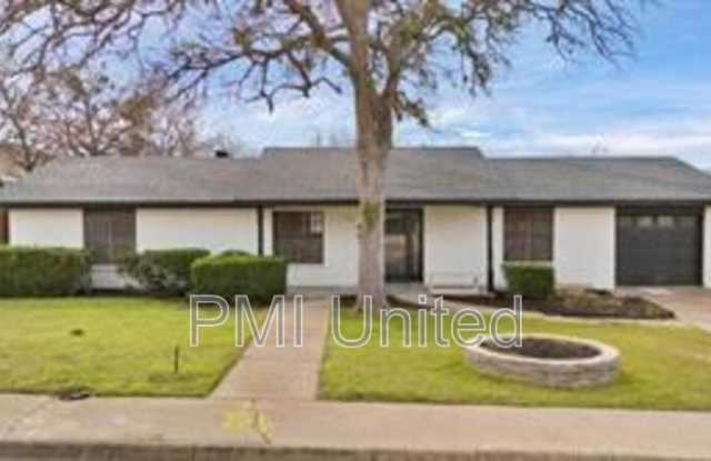 218 E 7th St photos photos