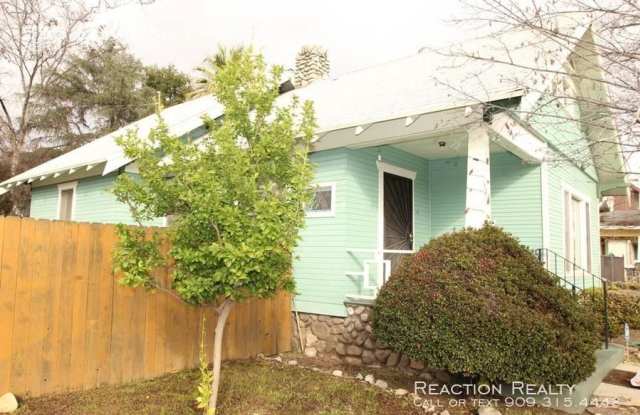 555 E. Kingsley Ave. Gallery 3
