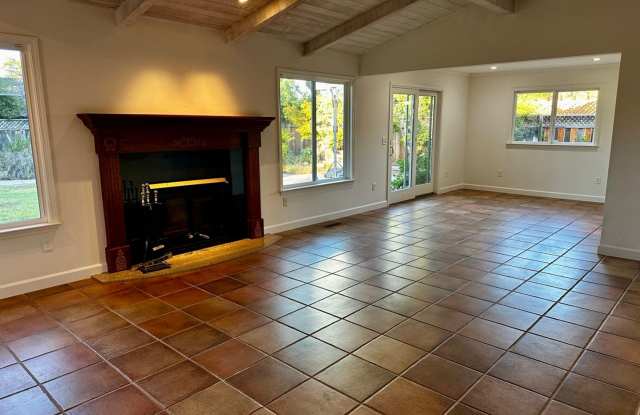 Beautifully updated and spacious 4 bedroom, 2.5 bathroom Single Family home with Saratoga Schools! Gallery 3