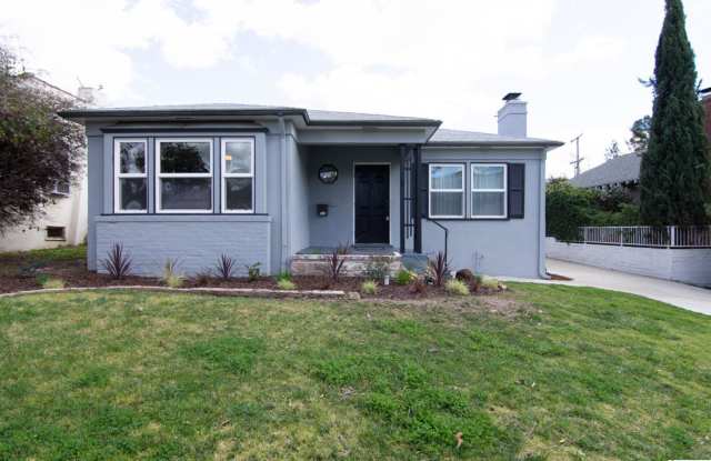 3516 Las Palmas Avenue Gallery 2