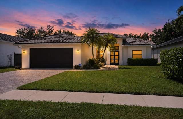 Stunning 4BR House in Naples photos photos