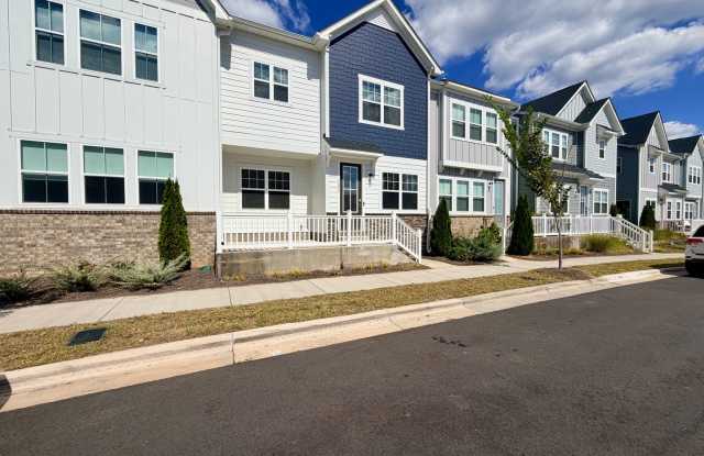 Beautiful 3BR Townhouse in Terraces at Farmington; Available Furnished or Unfurnished! Gallery 3