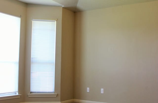 105 Ava Drive Gallery 3