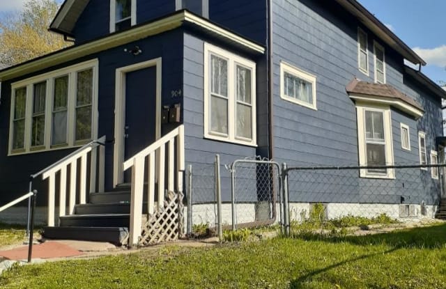 904 4th Street East - 904 East 4th Street, St. Paul, MN 55106