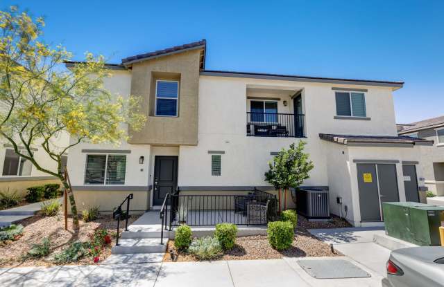 Modern Comfort in Las Vegas: 3-Bedroom Gem with Pool Access photos photos Modern Comfort in Las Vegas: 3-Bedroom Gem with Pool Access photos photos