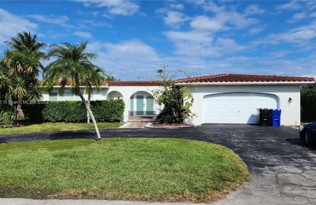 16453 NE 33rd Ave - 16453 Northeast 33rd Avenue, North Miami Beach, FL 33160