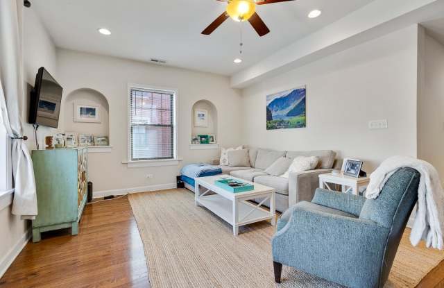1829 W Leland Gallery 2