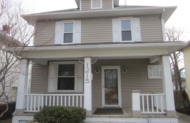 1215 Sinclair Street - Three Bedroom Two Story 1.5 Baths w/Hardwood Floors! **UPCOMING** (Not Showable) - 1215 Sinclair Street, Fort Wayne, IN 46808