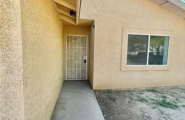 Close to Base 3 Bedroom 2 Bathroom Home Gallery 3